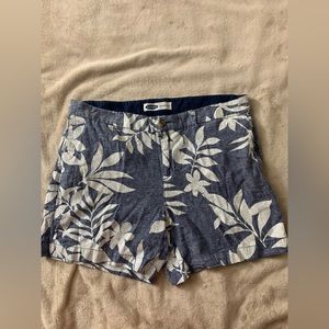 Old Navy Hawaiian print blue and white shorts size 14